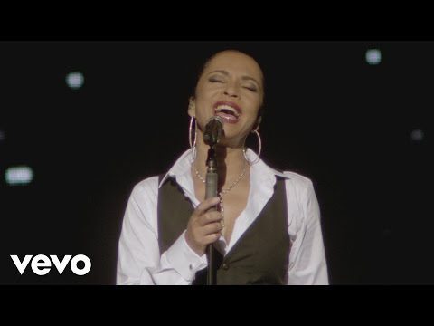 Sade – Smooth Operator (Live 2011)
